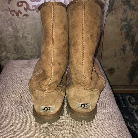 Used Uggs - Picture 2 of 2